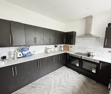 St. Johns Road, NEWPORT - Photo 6