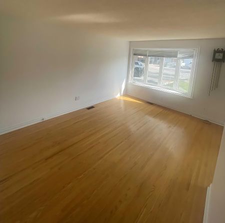 For Lease - 45 Taysham Crescent Unit# (Front), Toronto, Ontario - Photo 3