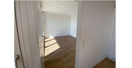 moderne, unbefristete 2-Zi Wohnung mit Loggia - Photo 3