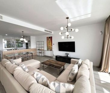 Alquiler de chalet pareado en Calle Islas Caimán - Photo 3