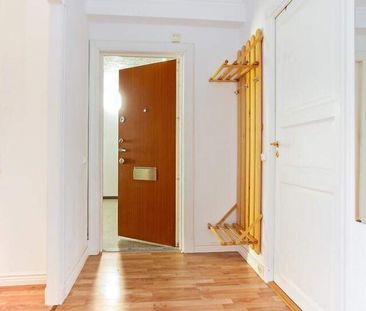 Vickervägen, Norsborg - Photo 1