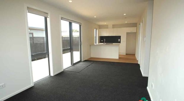 Two Bedroom Beauty - Photo 1