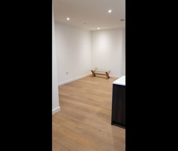 1 Bed Flat, Reminder Lane, SE10 - Photo 2