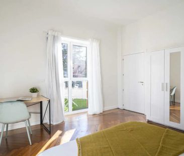 Room in a shared 17-bedroom apartment for rent in Vallehermoso - Foto 4