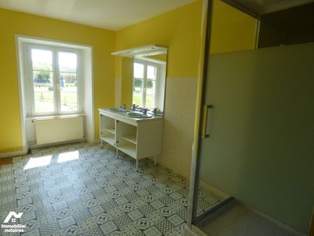 Maison en pierre et masse sous tuiles, comprenant : Au rez-de-chaussée : séjour avec poêle à b... - Photo 4
