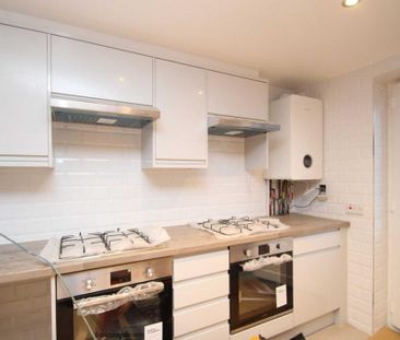 6 bedroom end of terrace house to rent - Photo 5