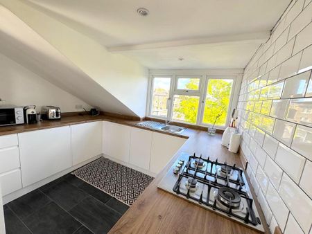 3 bedroom flat to rent - Photo 2