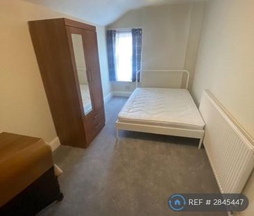 4 bedroom terraced house to rent - Photo 5