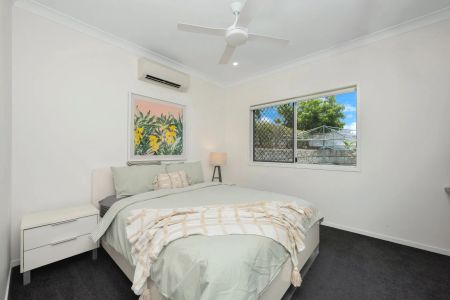 Executive Property Combines Luxury and Convenience - Photo 2