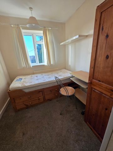 5 bed house to rent in Bluebell Crescent, Norwich, Norwich - Photo 5