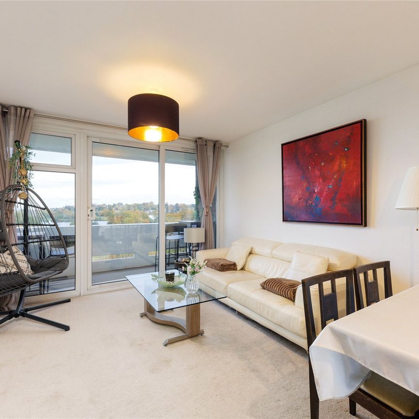 Lakeview Court, Wimbledon Park Road, London, SW19 flat to rent - Photo 1