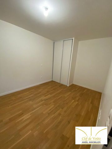 Appartement à louer, 2 pièces - Rueil-Malmaison 92500 - Photo 2