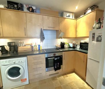 Farnburn Avenue, Slough, Berkshire,SL1 - Photo 4