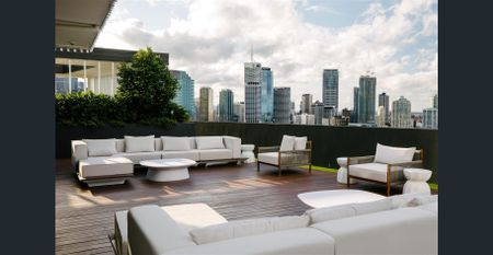 NE 2 bed apartment + up to 6wks RENT FREE * - book your inspection today! - Photo 3