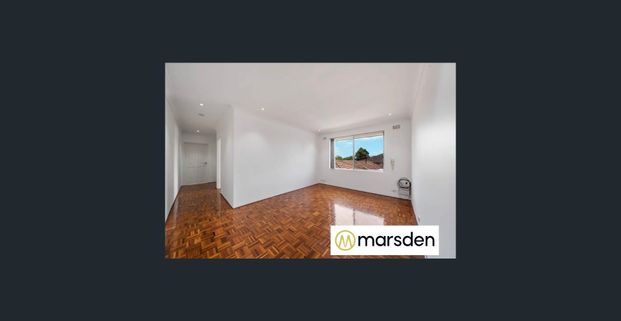 SPACIOUS TWO BEDROOM LOCATION IN A PRIME LOCATION ! - Photo 1