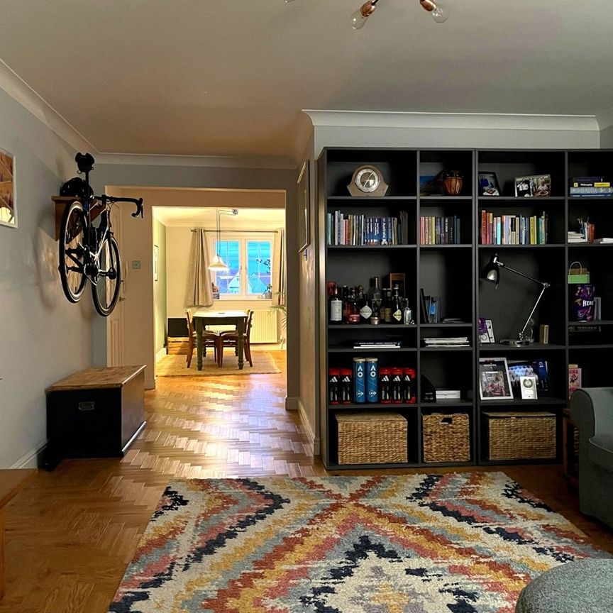 2 Bed Flat, Shadwell Lane, LS17 - Photo 1