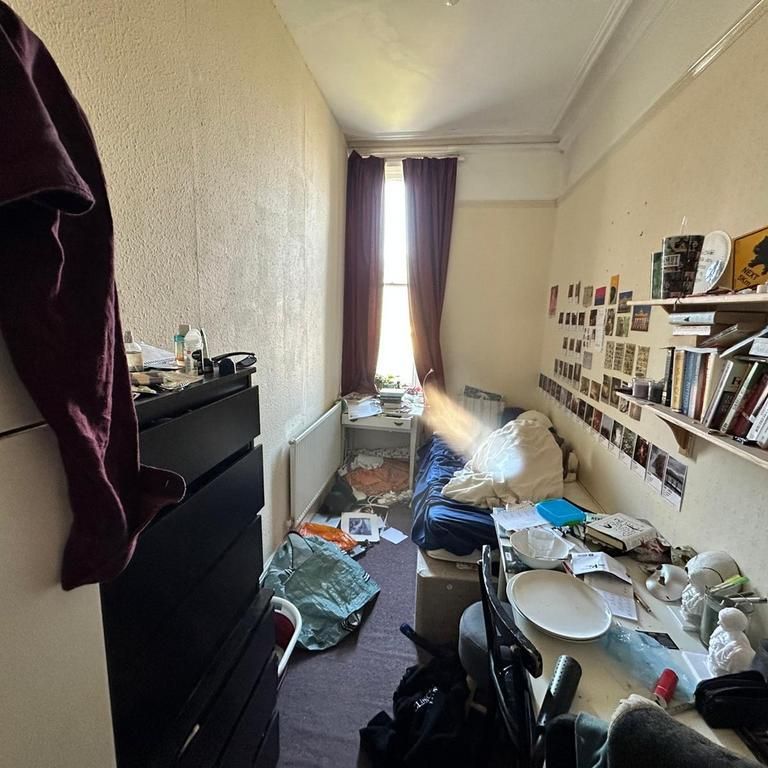 5 bedroom flat to rent - Photo 1