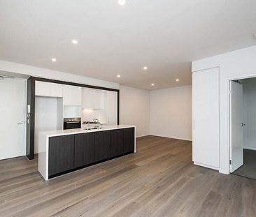 SPACIOUS 1 BEDROOM APARTMENT - Photo 2