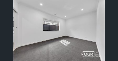 Discover Modern Elegance and Family Comfort in the Heart of Wollert! - Photo 4