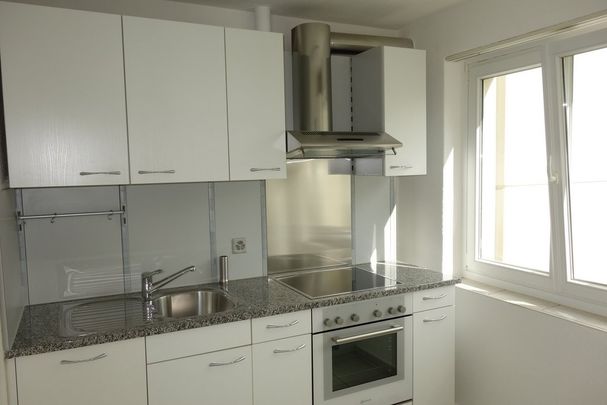 Zentral gelegene Wohnung mit grossem Balkon - Foto 1