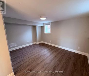 4673 DUNDAS STREET W - Photo 2