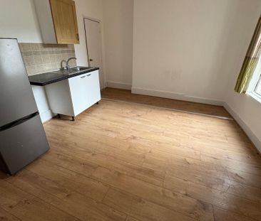 Studio to rent - Photo 6