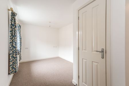 2 bedroom house to rent Bostock Road, Chichester, PO19 - Photo 2