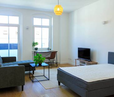Modernes möbliertes Zimmer mit Balkon in 3er-WG. Unbefristet, alles... - Photo 1