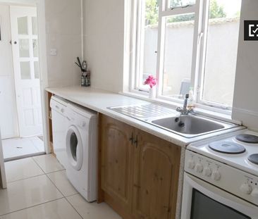 Charming 2-bedroom house to rent in North Central Area - Photo 1