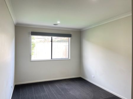 A Sanctuary of Style in Manor Lakes! - Photo 3