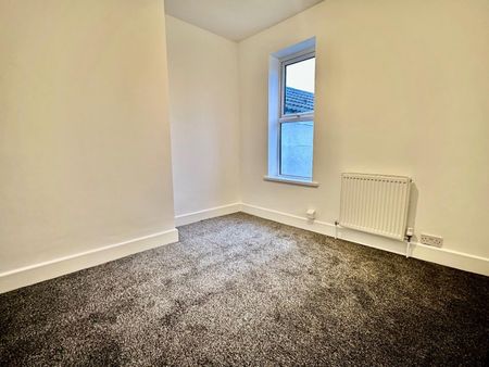 4 bedroom House To Let - Photo 5