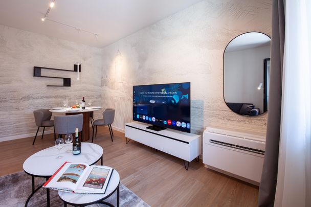 Flexible Rental from 1 Month — Furnished 3.5-Room Apartment with 2 Bathrooms and Balcony in Lugano - Photo 1