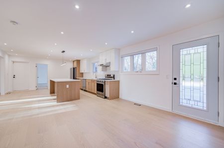 For Lease - 2417 Mississauga Road, Mississauga, Ontario - Photo 4