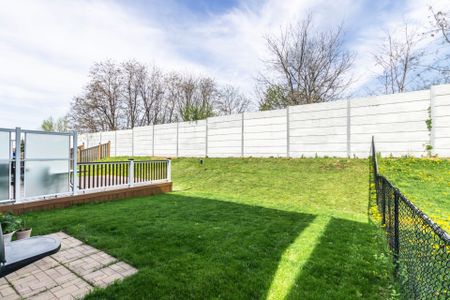 For Lease - 93 Sexton Crescent, Hamilton, Ontario - Photo 2