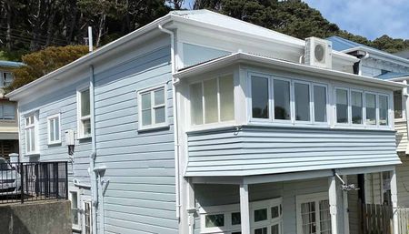 Charming 4BR Home in Mount Victoria! - Photo 4