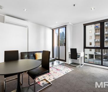 Furnished convenience in highly sought-after pocket - Photo 2
