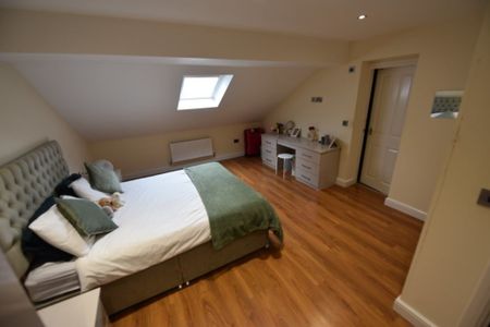 1 bedroom Flat in Flat 7, Leeds - Photo 4