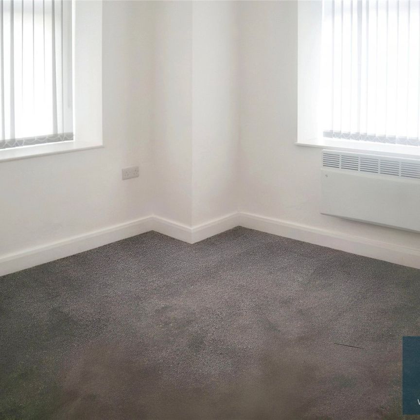 Bradford Road, Batley, WF17 - Photo 1