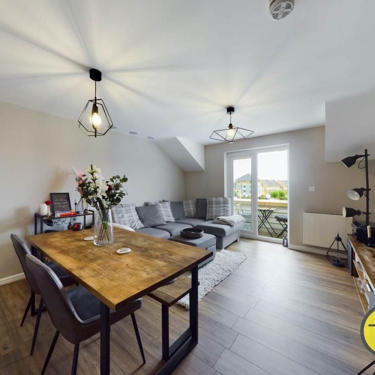 2 bedroom flat to rent - Photo 1