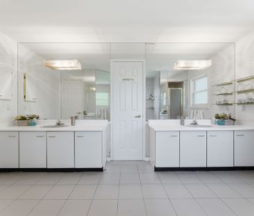For Lease - 5211 Micmac Crescent, Mississauga, Ontario - Photo 3