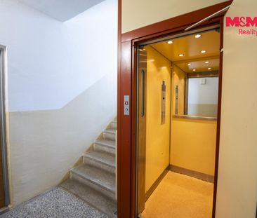 Pronájem bytu 1+1 32 m², Hradec Králové - Photo 2