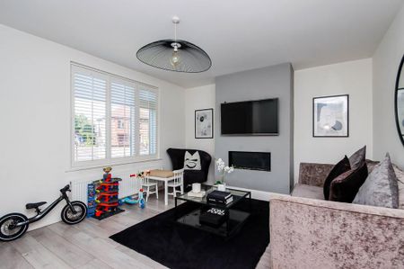 3 bedroom semi-detached house to rent - Photo 2