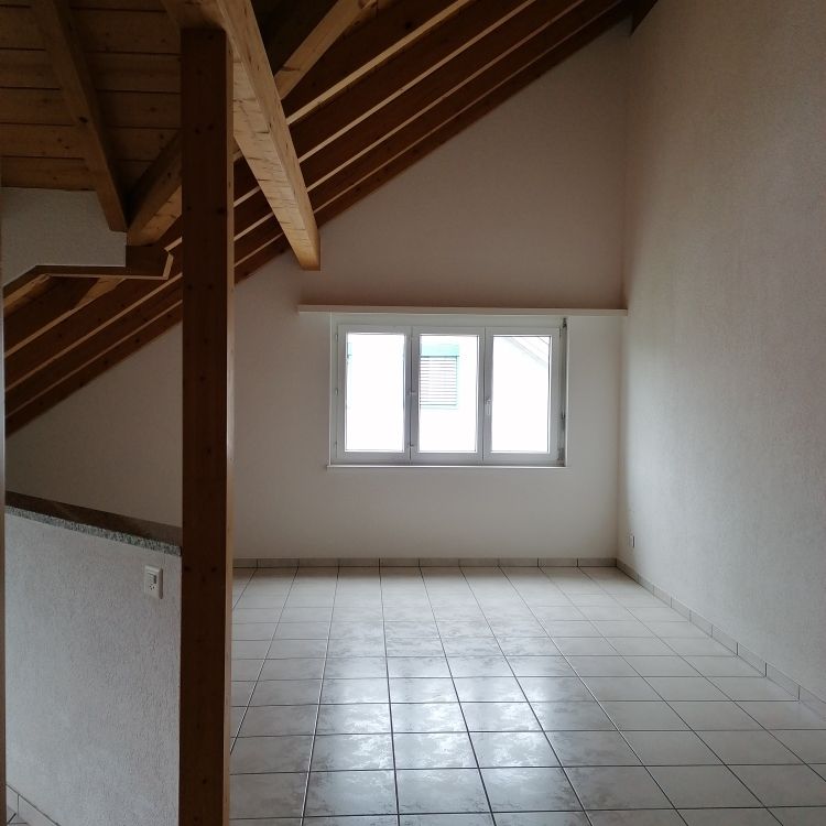 bel appartement mansardé à Schänis – Recherche de nouveaux locataires 1.4.23 - Foto 1