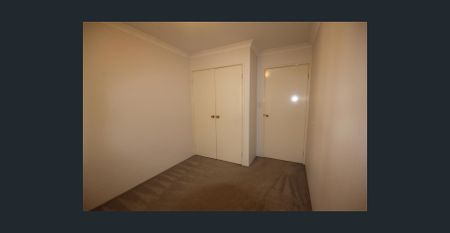 3 Bedroom Villa - Easy access to Victoria Park Aqualife Centre, New Train Station. - Photo 5