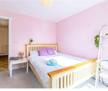 Room in a Shared Flat, St Michaels Road, NW2 - Photo 1