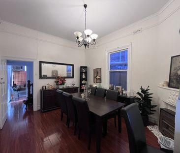 3 BEDROOM MODERN COMFORTABLE HOME WITH 4 SPLIT SYSTEMS - Photo 2