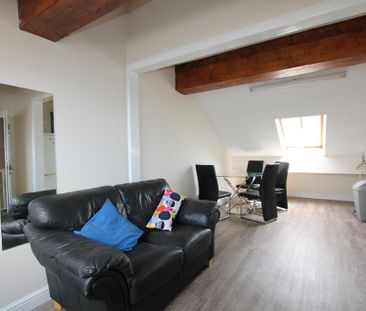 4 bedroom flat to rent - Photo 2