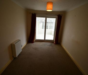 2 bedroom semi-detached bungalow to rent - Photo 4