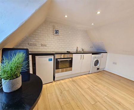 Flat 3, 37c High Street, Mildenhall, Bury St. Edmunds - Photo 3