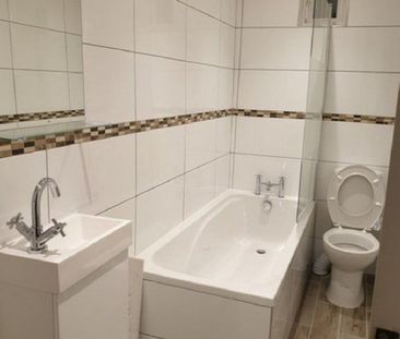 Room in a Shared Flat, Deptford High Street, SE8 - Photo 5